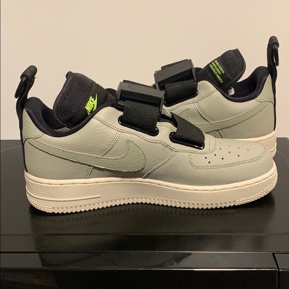 NIKES - Picture 5 of 5